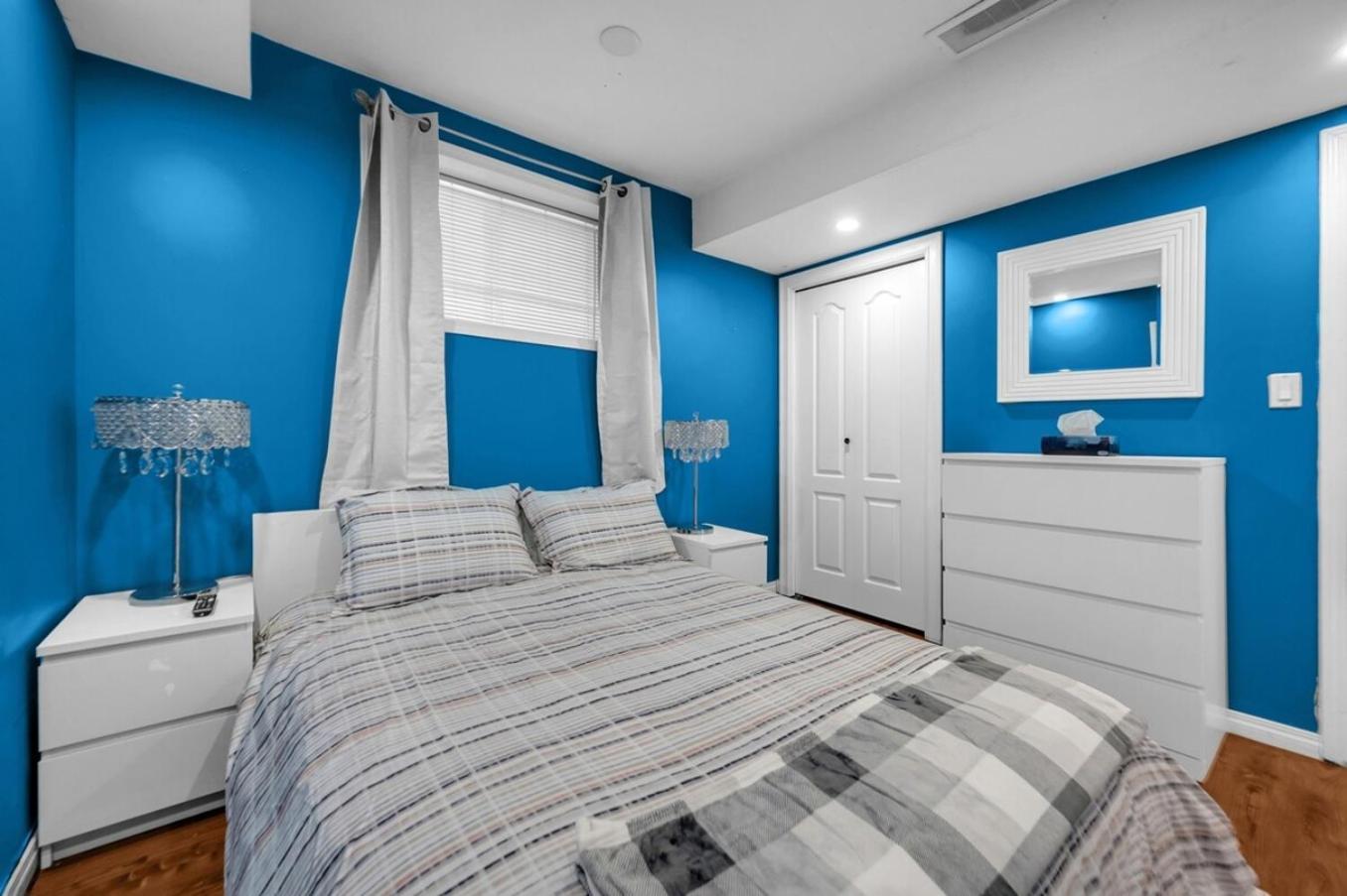 52-3 Bed Suite On Lake Central Ac By Airport YYC Eksteriør billede