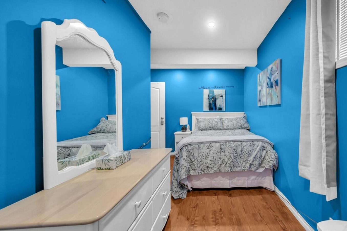 52-3 Bed Suite On Lake Central Ac By Airport YYC Eksteriør billede